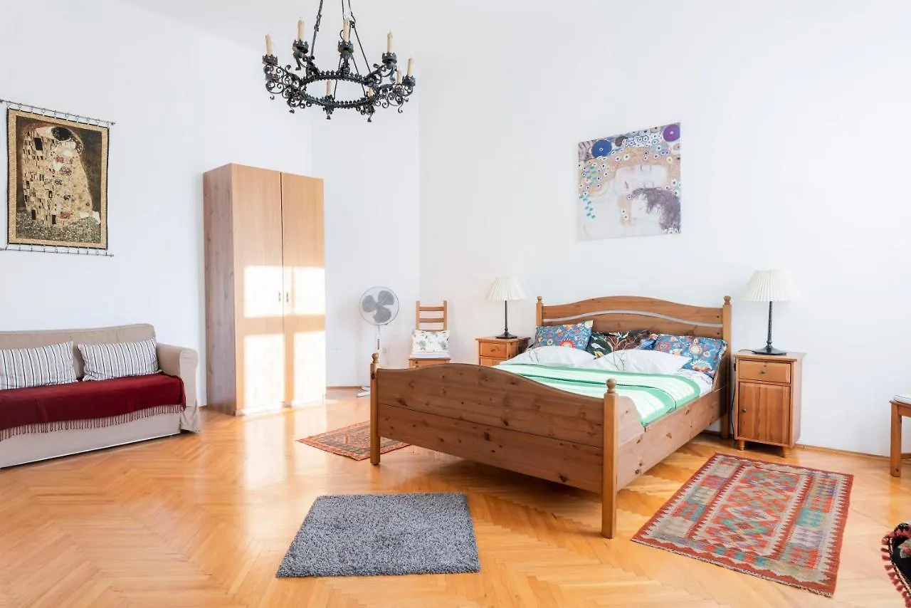 Central Budapest Apartment Vaci Utca